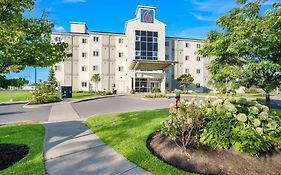 Motel 6-Kingston, On